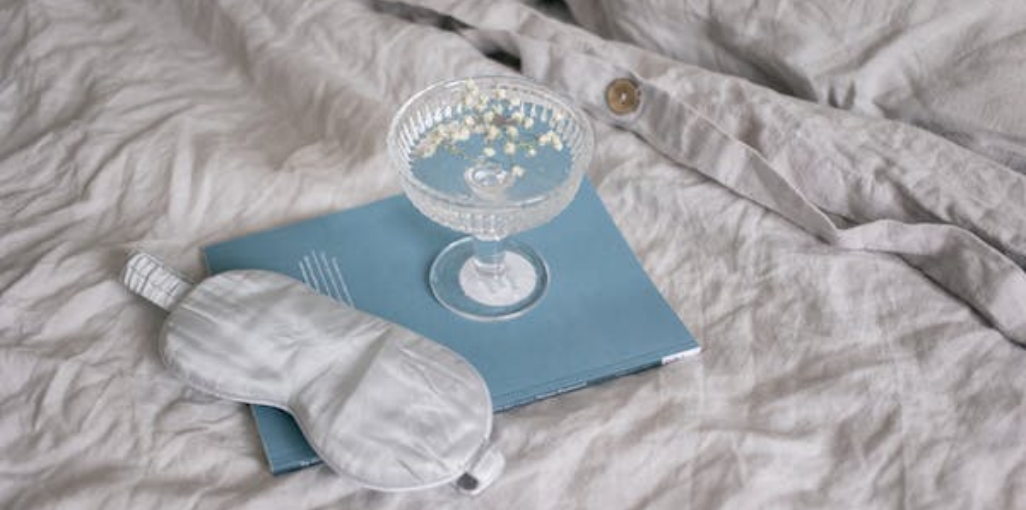 5 Überraschende Vorteile von Seidenaugenmasken für den ultimativen Schönheitsschlaf