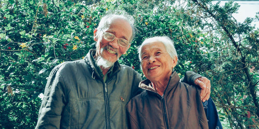 Zeitlose Zeichen der Zuneigung: 5 durchdachte Geschenke für ältere Menschen