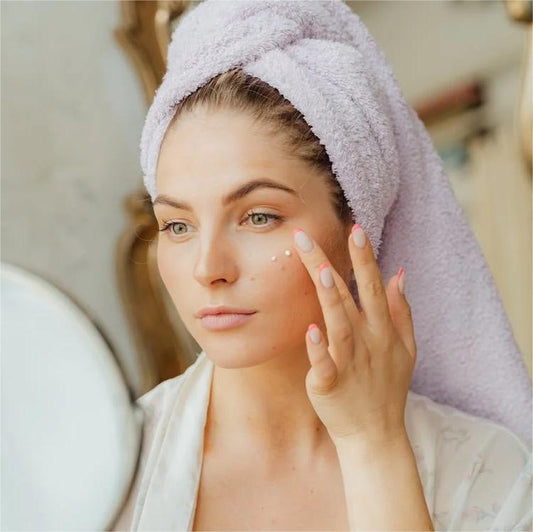 5 Tipps für die Umstellung Ihrer Hautpflege bei trockener, schuppiger Haut