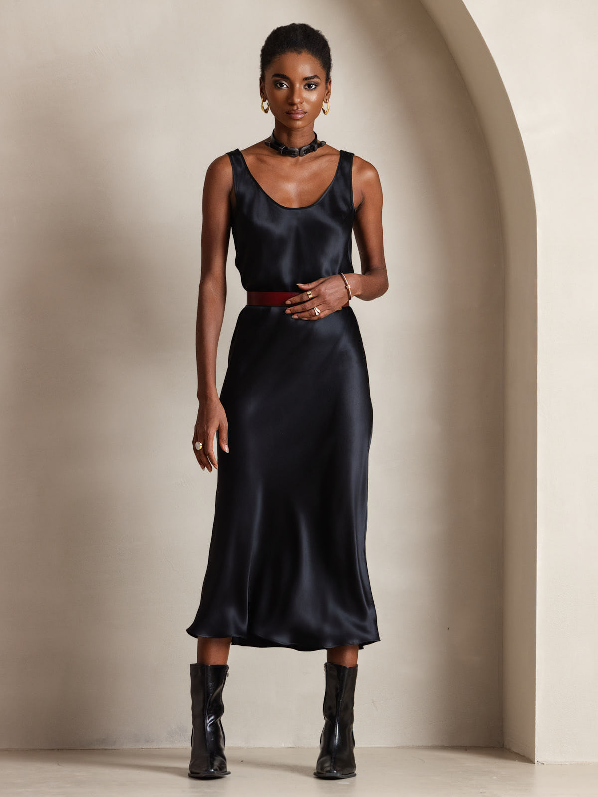 [Schwarz] SilkSilky-DE Ärmellos Tiefer Rundhalsausschnitt Kleider 006