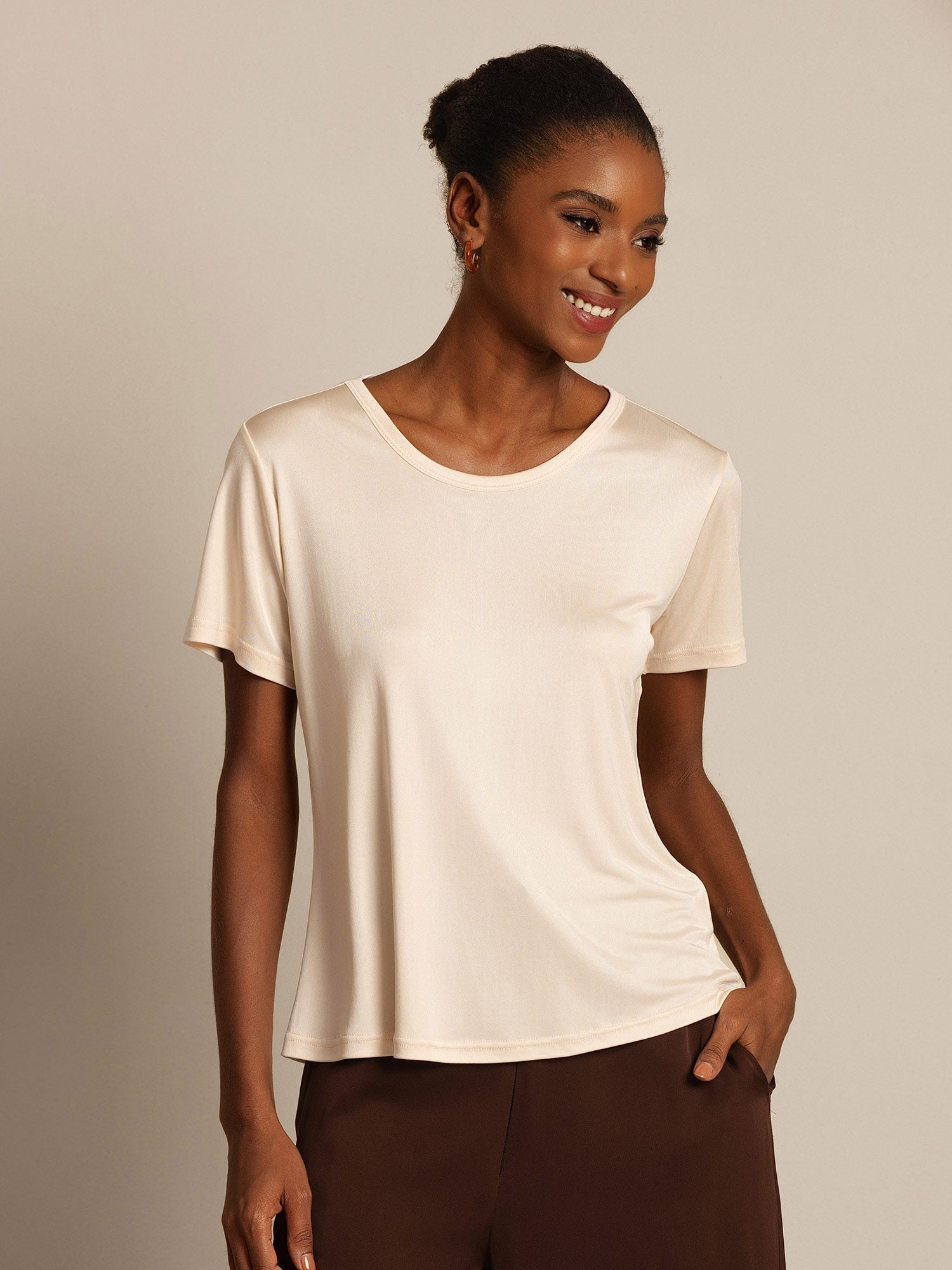 [Beige] SilkSilky-DE Seidenstrick Womens T-Shirt 001,