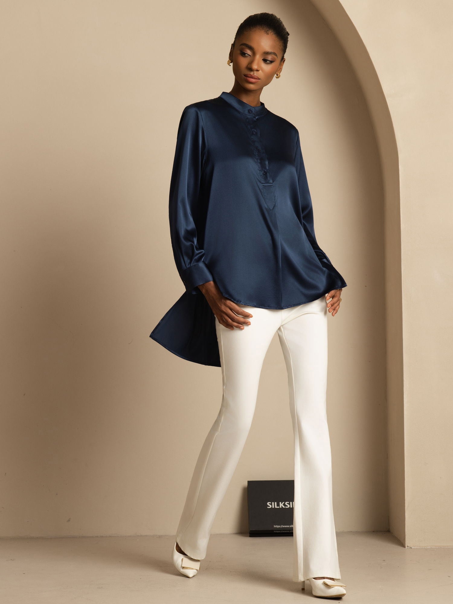 [Dunkelblau] SilkSilky-DE 19Momme Seide Langärmelig Stehkragen Bluse 001