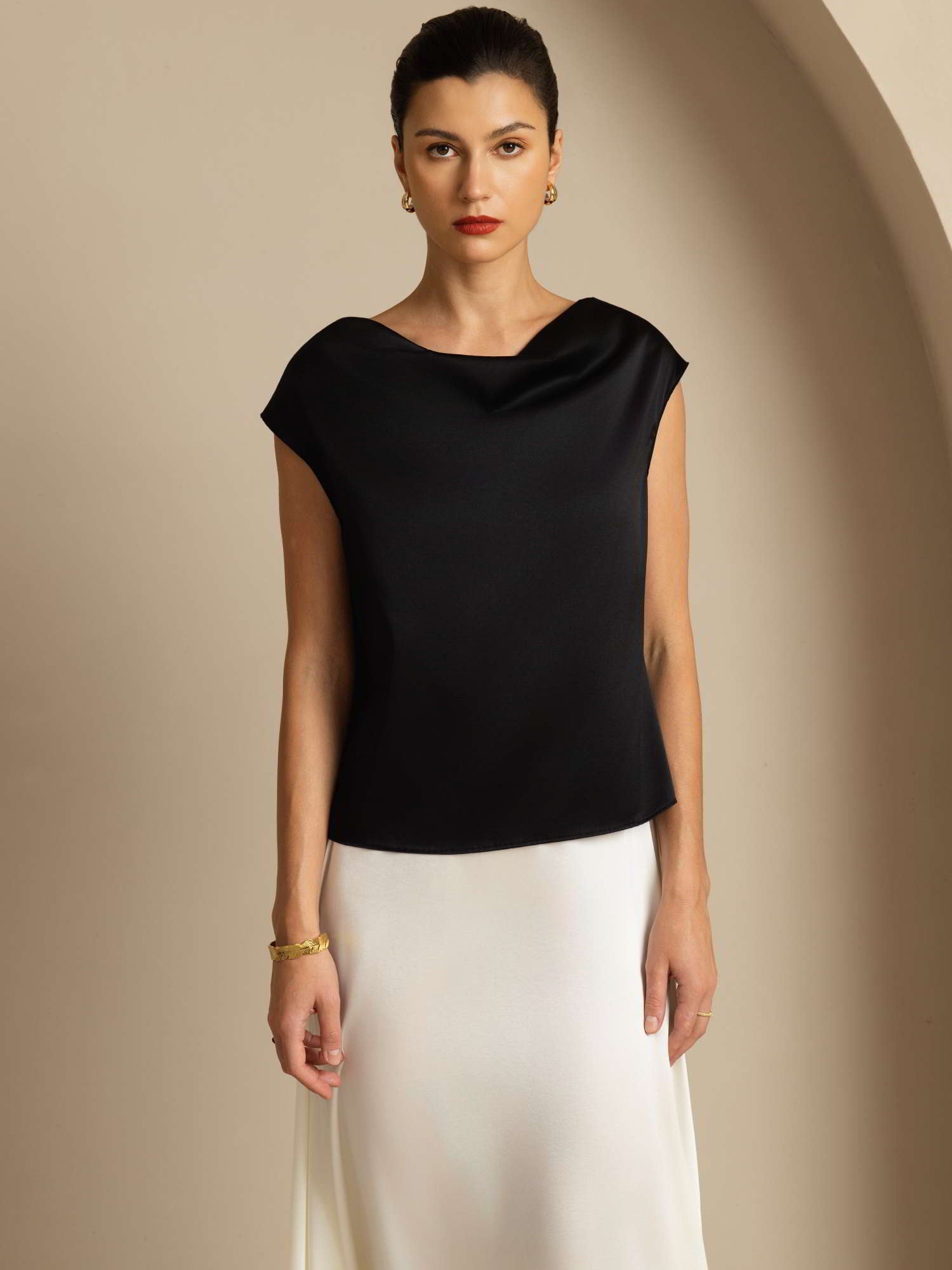 [Schwarz] SilkSilky-DE 19Momme Kappenärmel Wasserfallausschnitt T-Shirt 004