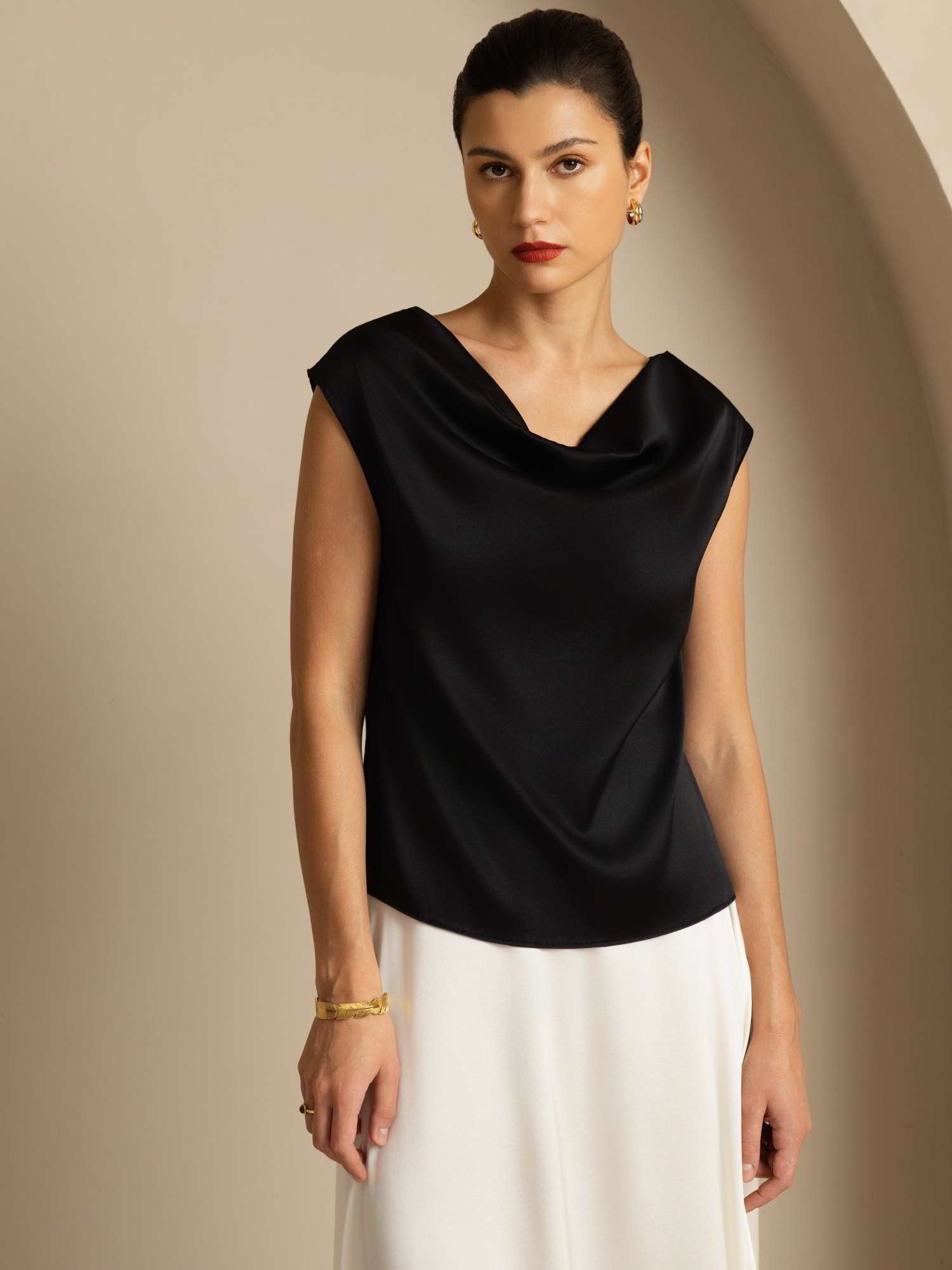 [Schwarz] SilkSilky-DE 19Momme Seide Ärmellos Wasserfallausschnitt T-Shirt 001