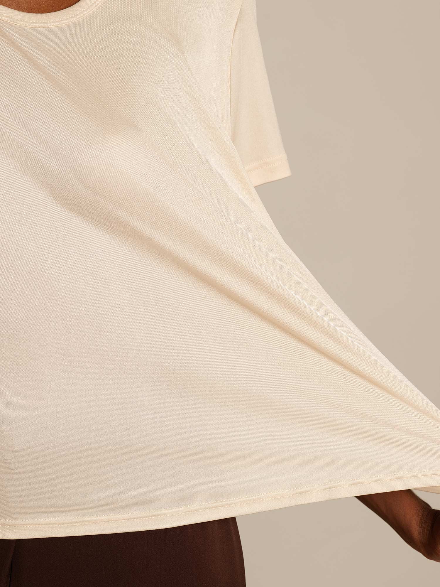 [Beige] SilkSilky-DE Seidenstrick Womens T-Shirt 004,