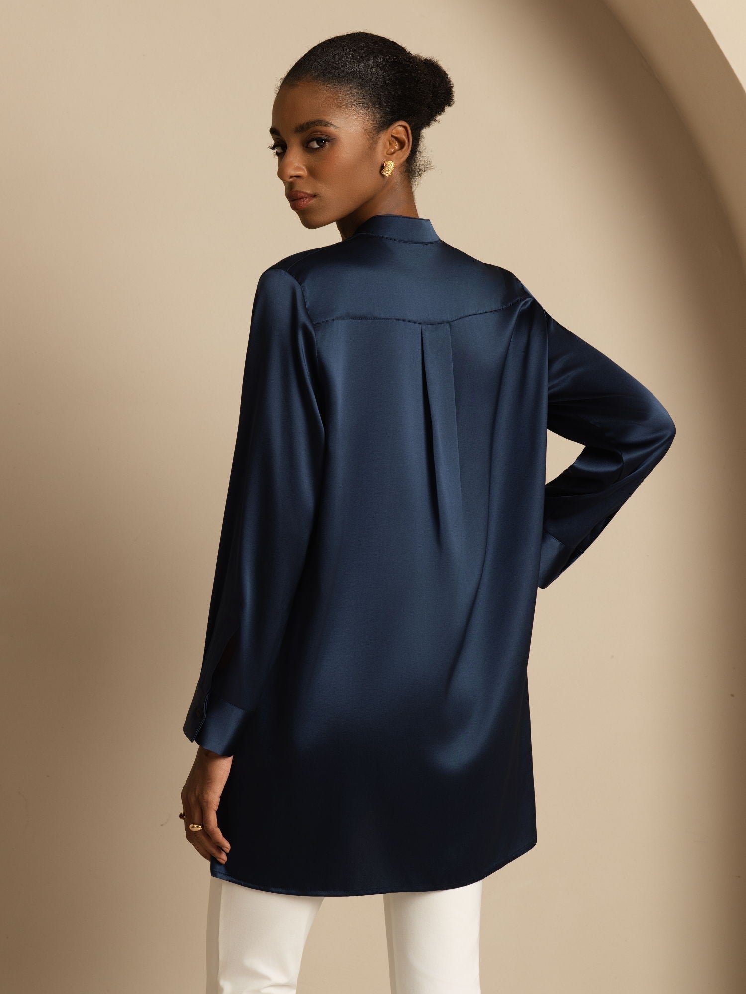 [Dunkelblau] SilkSilky-DE 19Momme Langärmelig Stehkragen Bluse 002