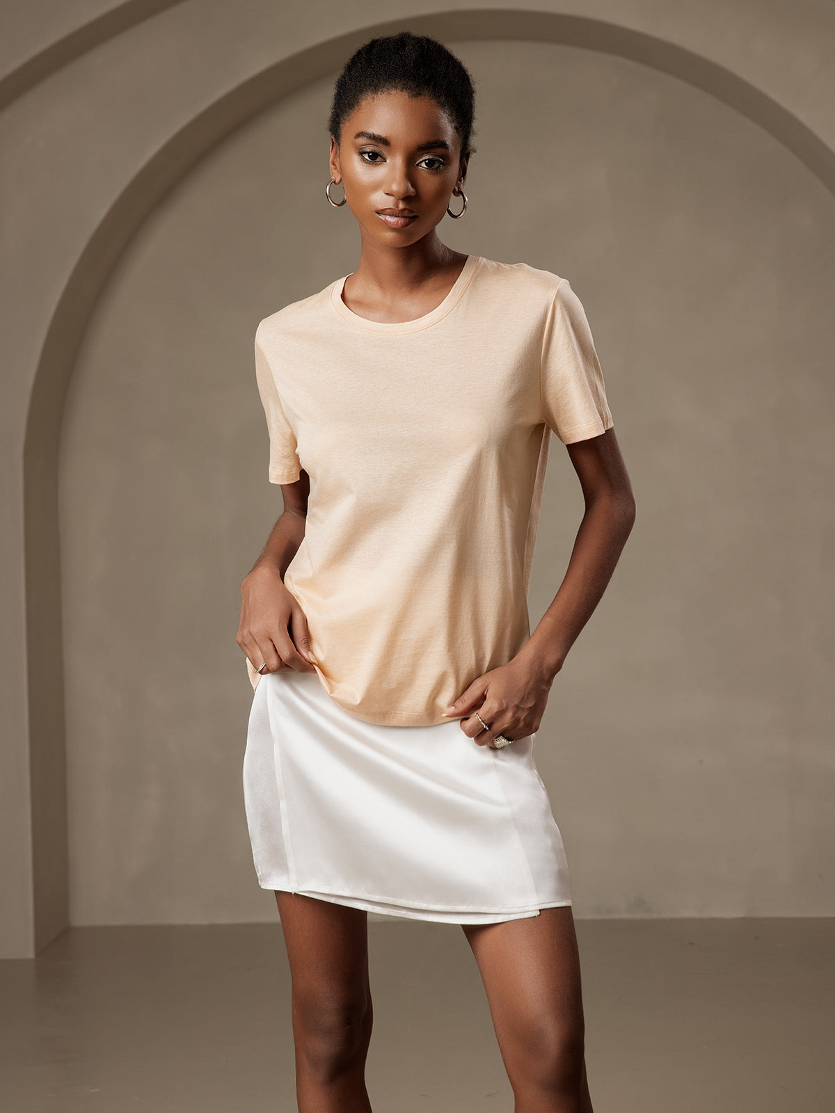 [Beige] SilkSilky-DE Seidenstrick Womens T-Shirt 004