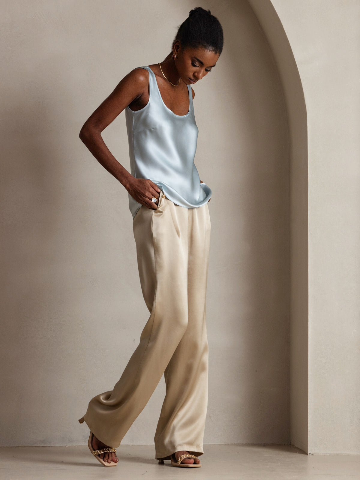 [Hellblau] SilkSilky-DE 19Momme Ärmellos Tiefer Rundhalsausschnitt Cami Top 006