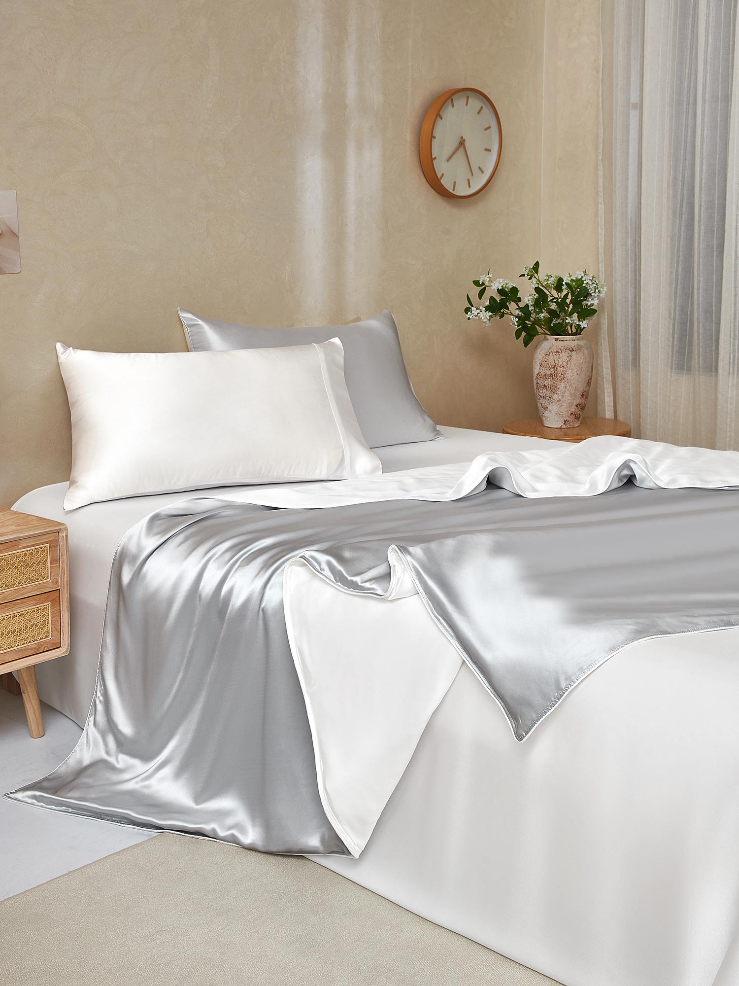 [Hellgrau+Weiß] SilkSilky-DE 19Momme Reine Seide Bedding Set 001,