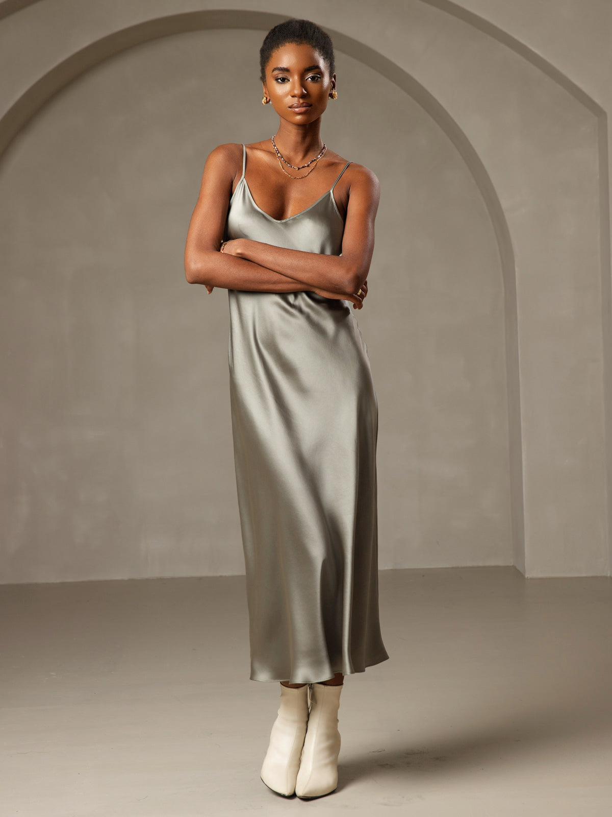 [Graugrün] SilkSilky-DE Reine Seide Nightgown 001