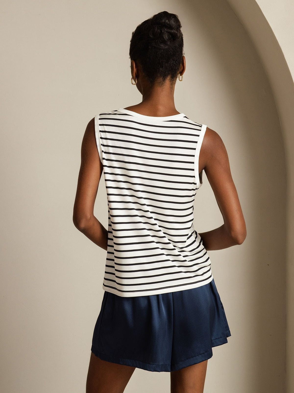 [Weißer Streifen] SilkSilky-DE Sleeveless Round Neck Cami Top 002