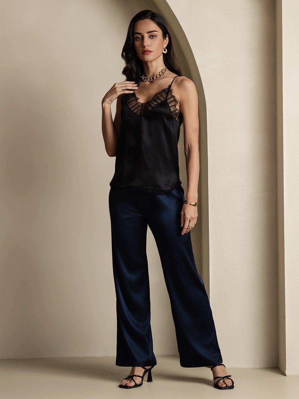 SilkSilky-DE Seide V Ausschnitt Cami Top Schwarz 007