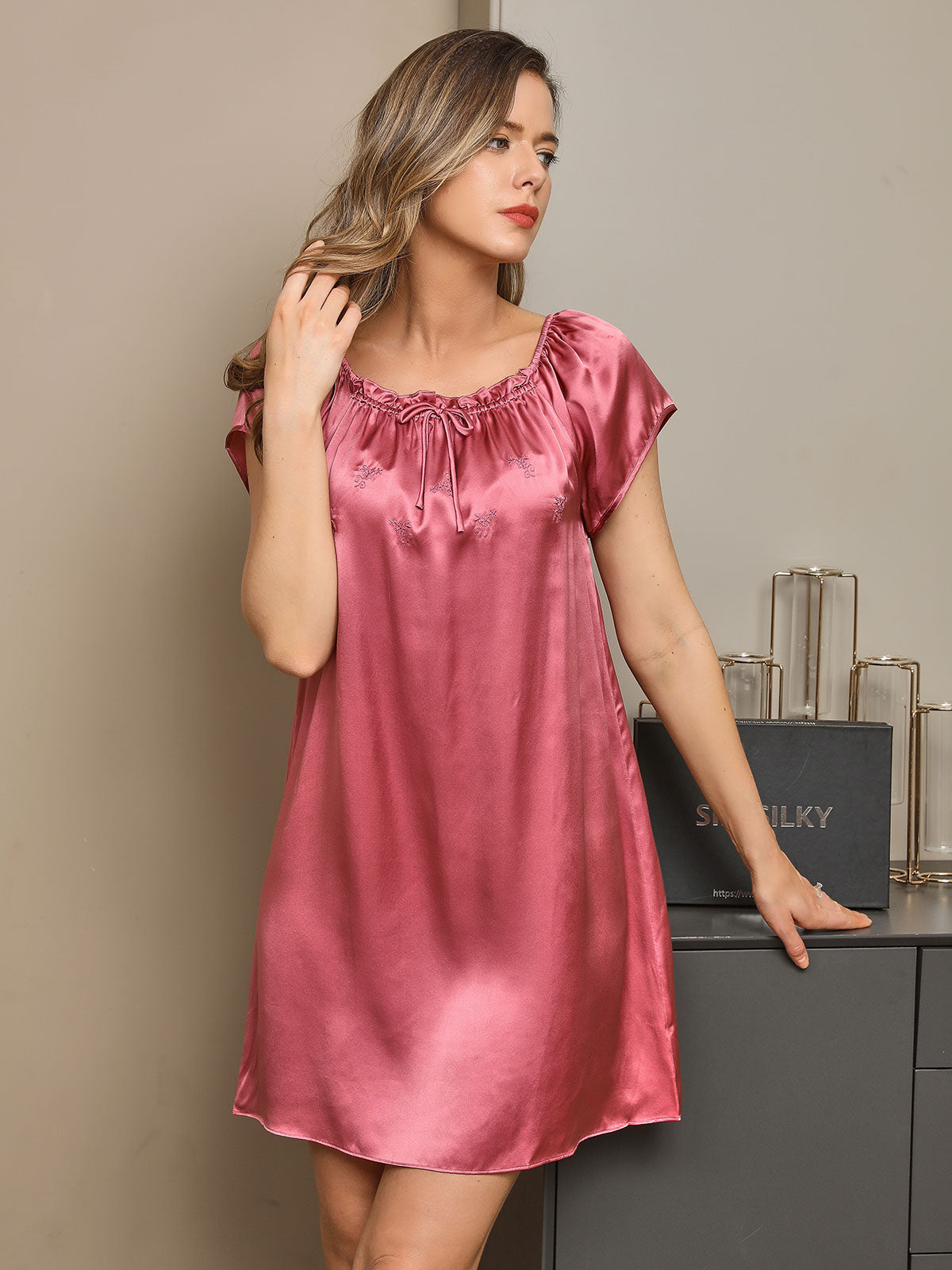 [Blasses Mauve] SilkSilky-DE Cap Sleeve Square Neck Nachthemden 001