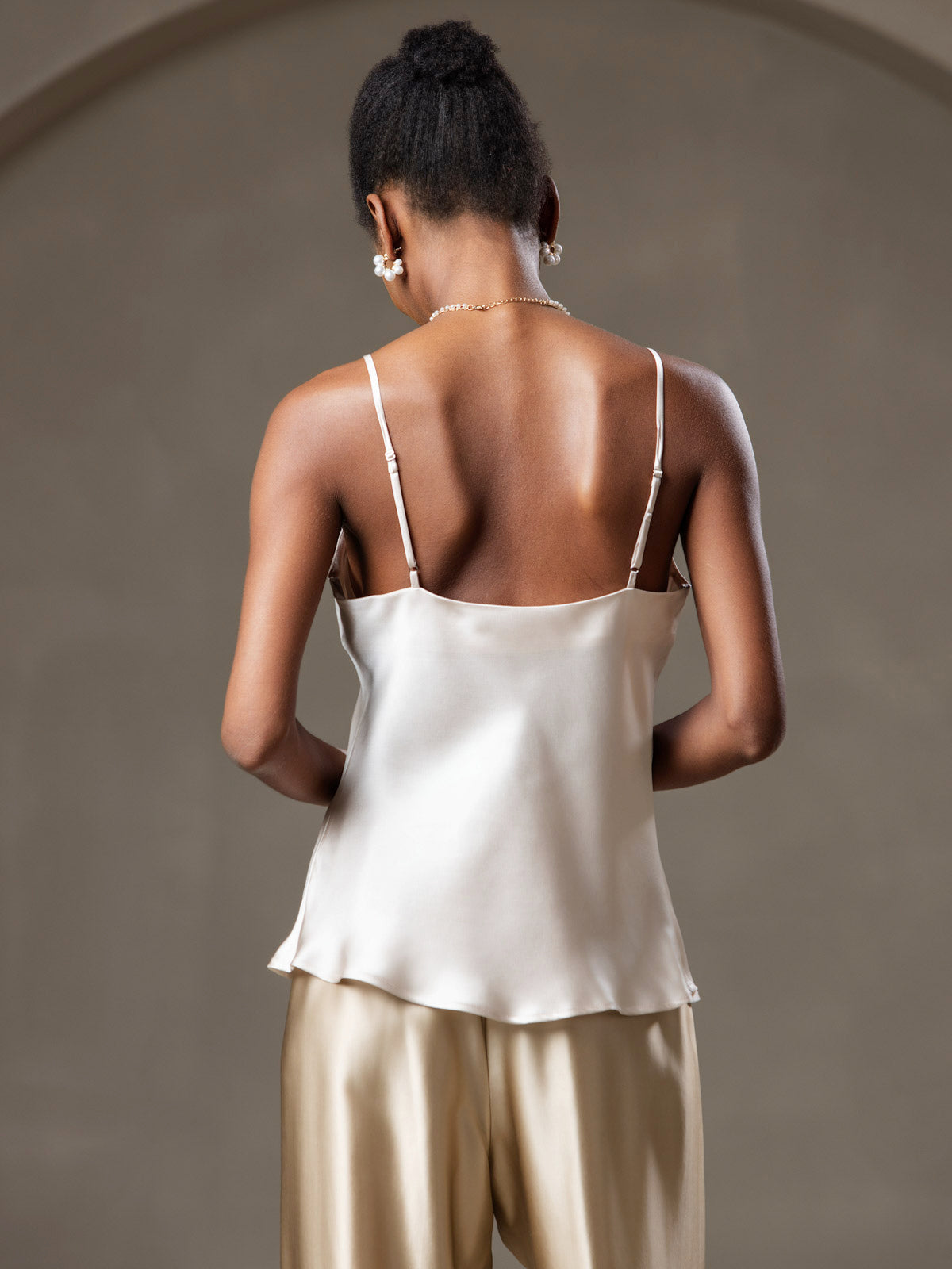 [Beige] SilkSilky-DE Reine Seide V Ausschnitt Cami Top 002