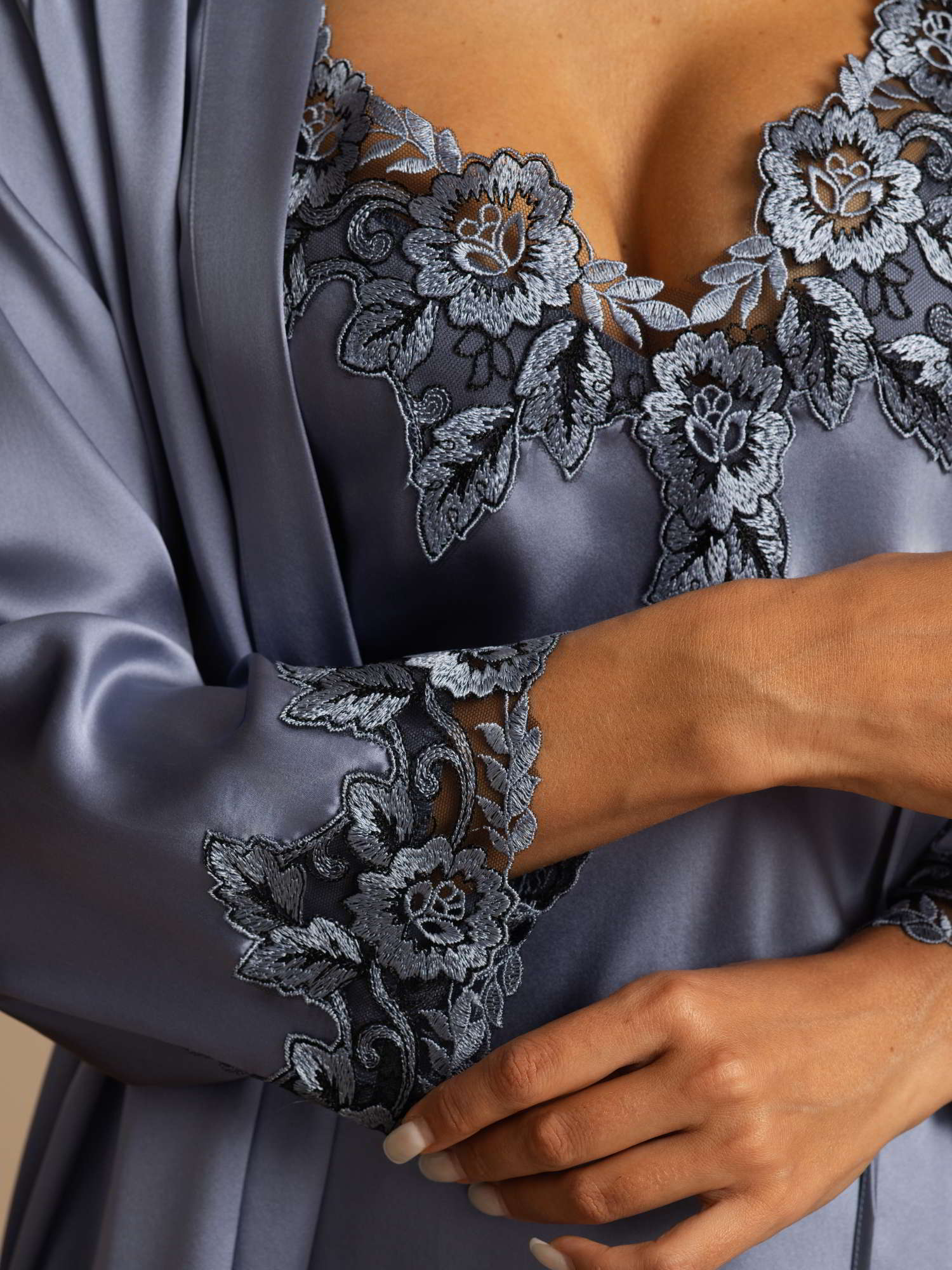 [Stahlblau] SilkSilky-DE Reine Seide 3/4-lange Ärmel V Ausschnitt Damen Pyjamas 004