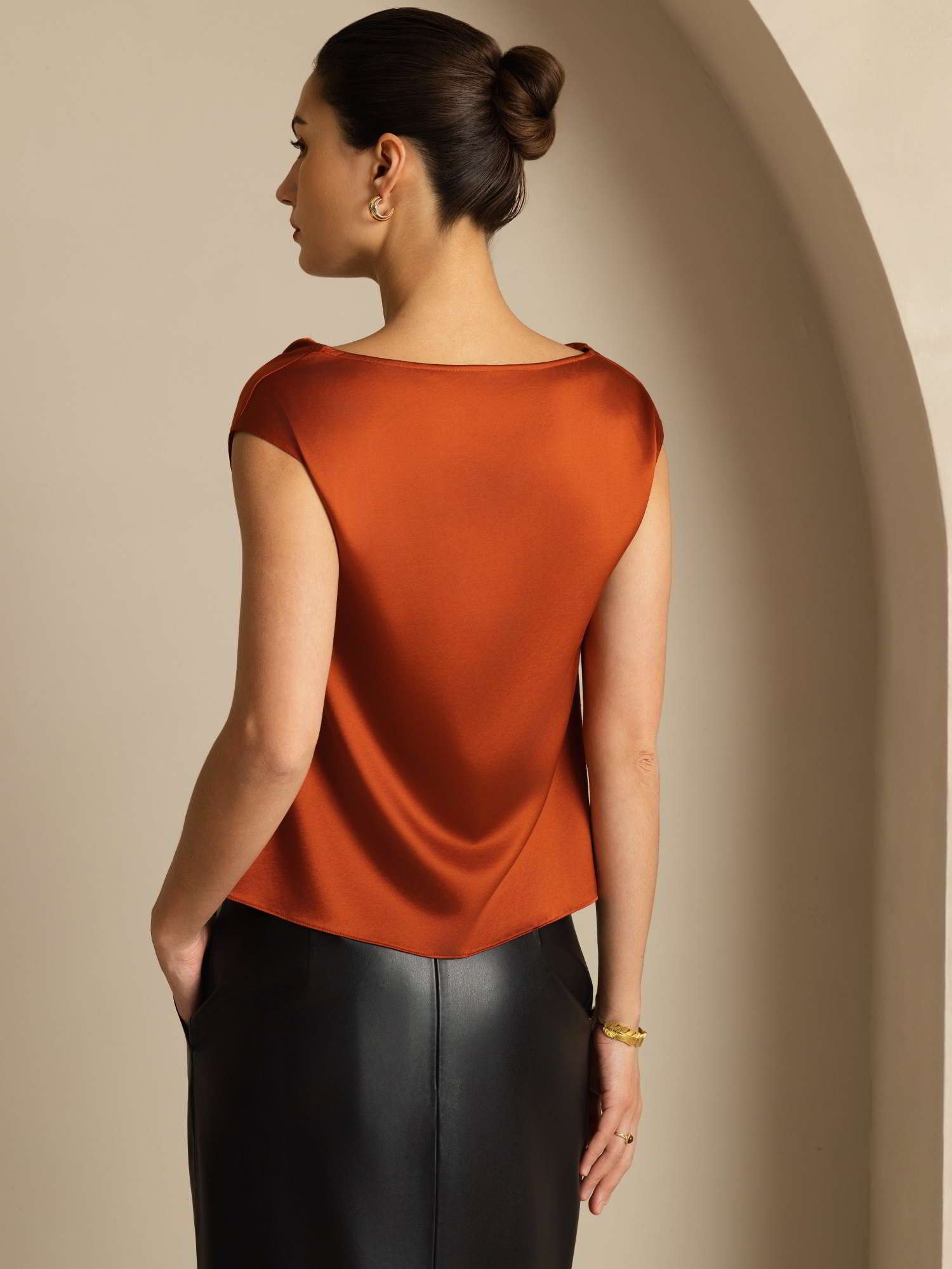 [Karamell] SilkSilky-DE 19Momme Seide Ärmellos Wasserfallausschnitt T-Shirt 002