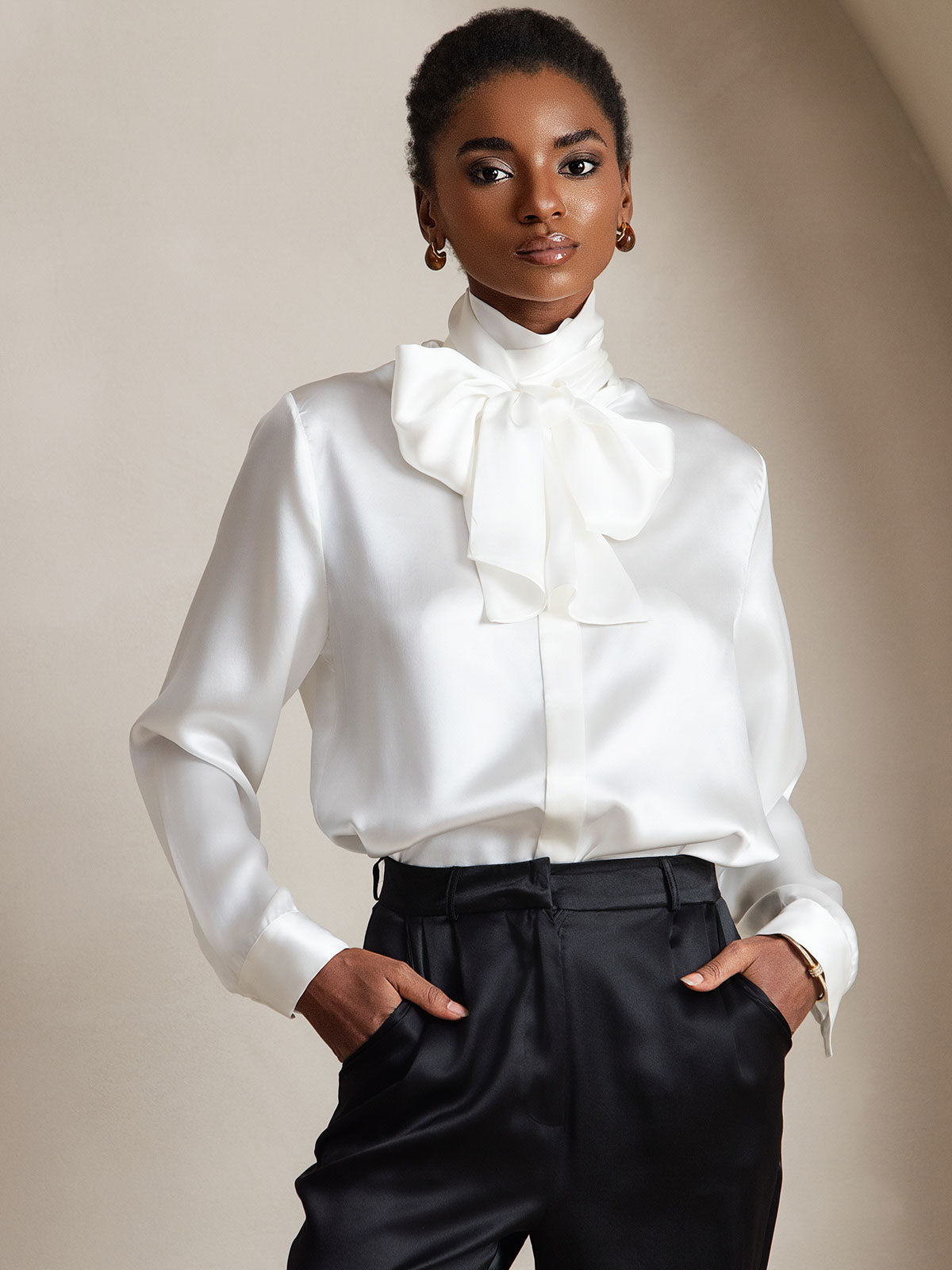 [Weiß] SilkSilky-DE Long Sleeve High Neck Bluse 001