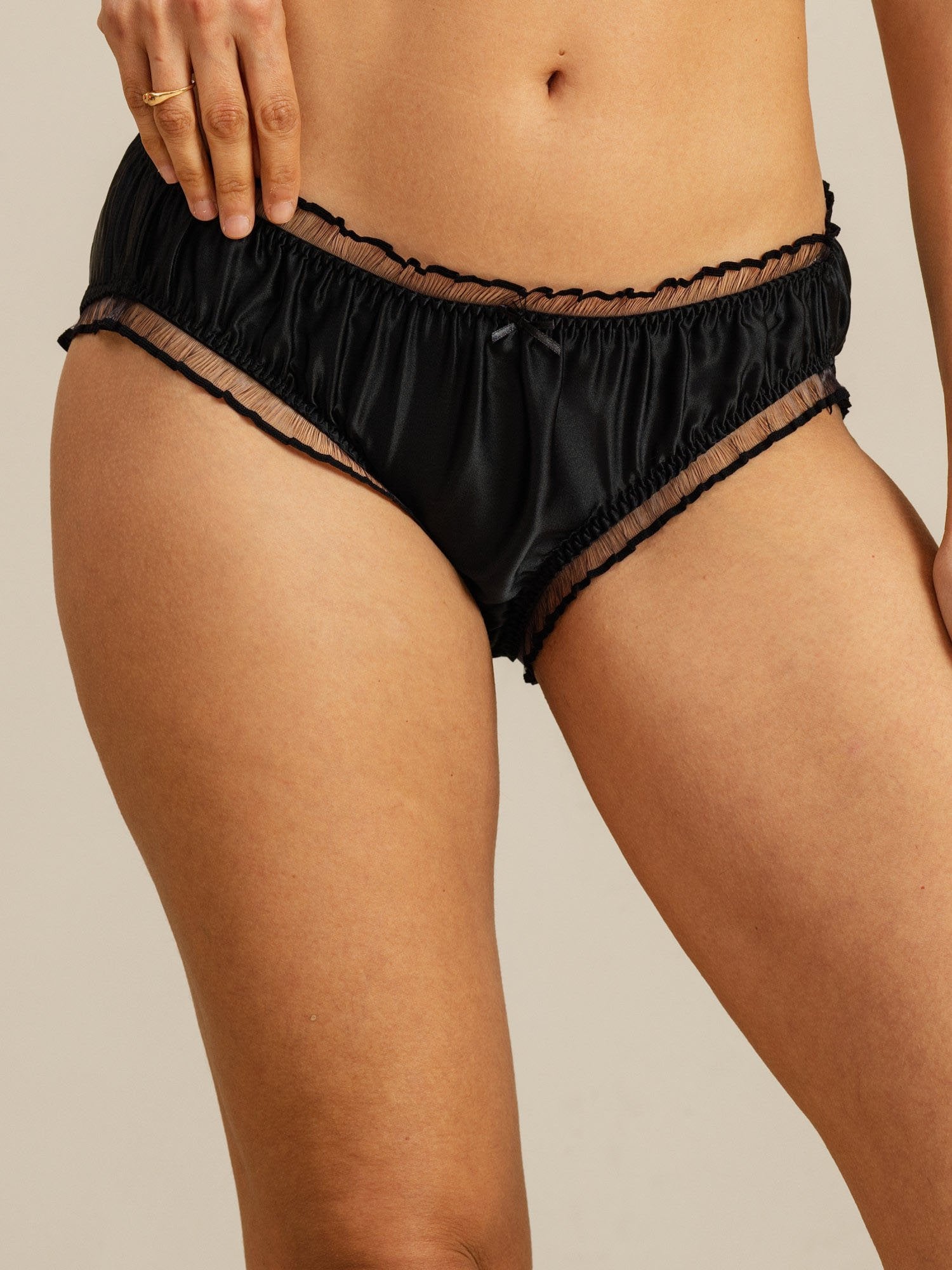 [Schwarz] SilkSilky-DE Panty 003