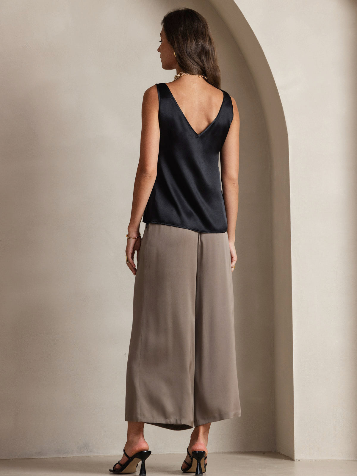 [Schwarz] SilkSilky-DE 19Momme Seide V Ausschnitt Cami Top 002