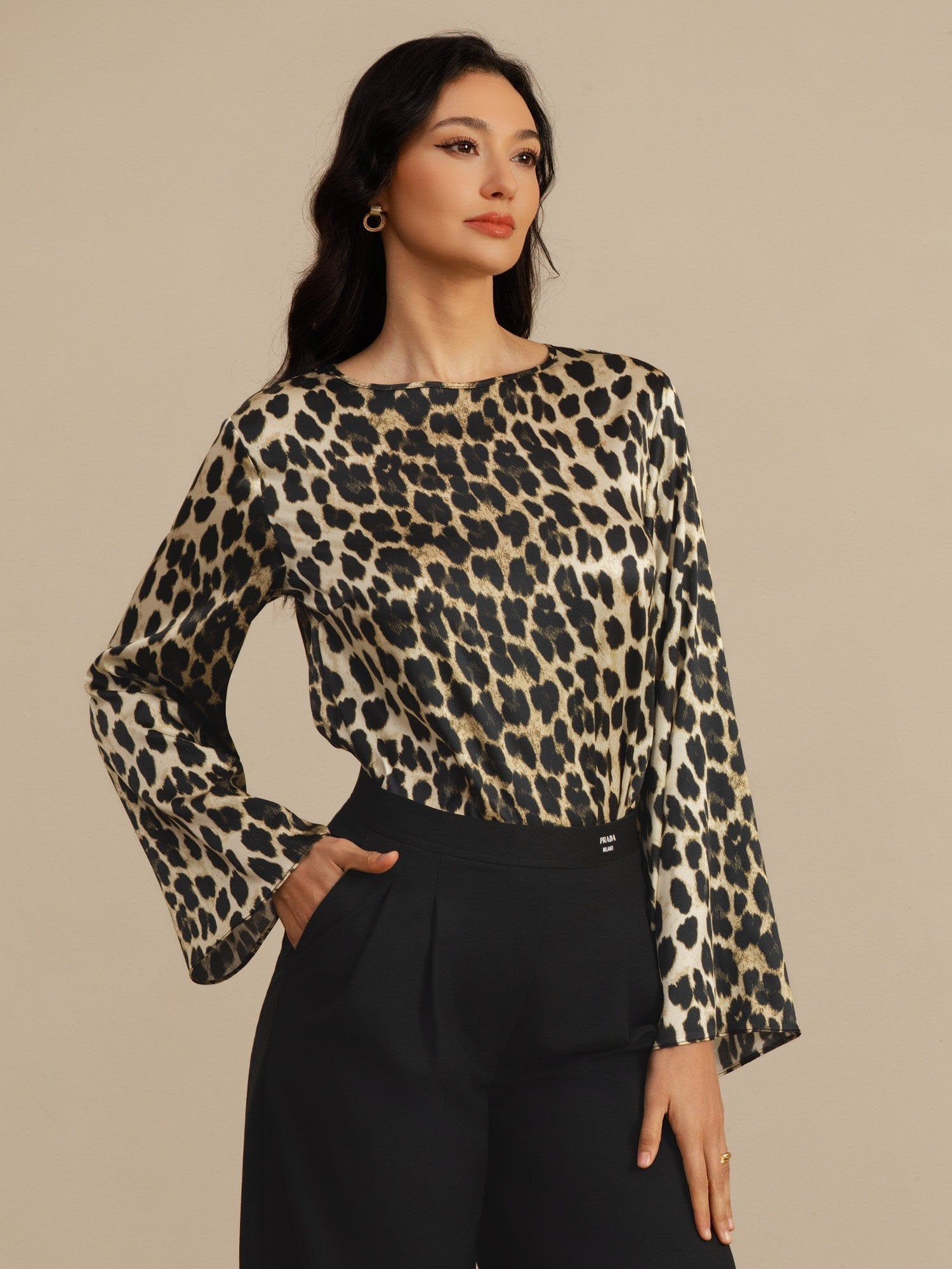 [Leopard] SilkSilky-DE 19Momme Langärmelig U-Boot-Ausschnitt Bluse 001