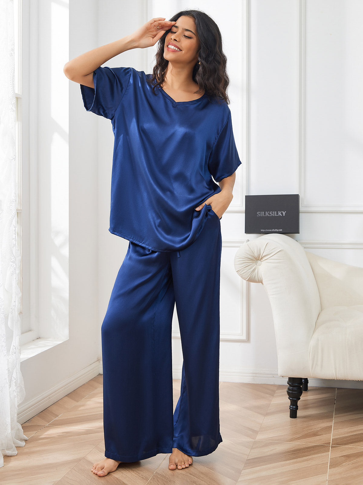 SilkSilky DE Reine Seide Kurzärmelig V Ausschnitt Damen Pyjamas Dunkelblau 001