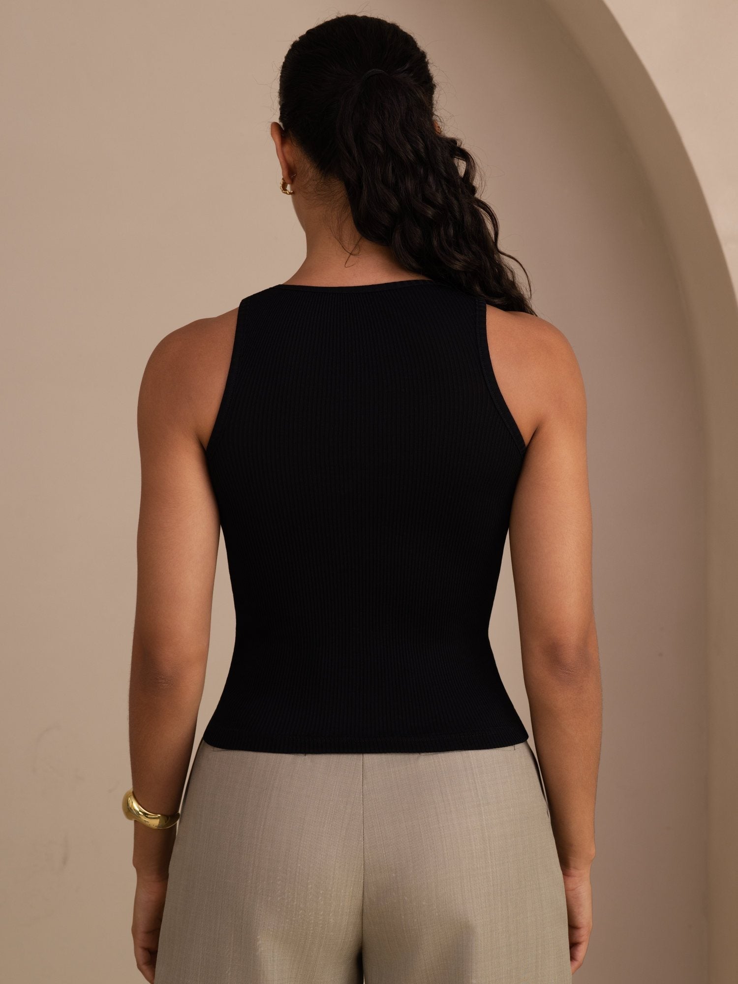 [Schwarz] SilkSilky-DE Sleeveless Deep V Neck Cami Top 002