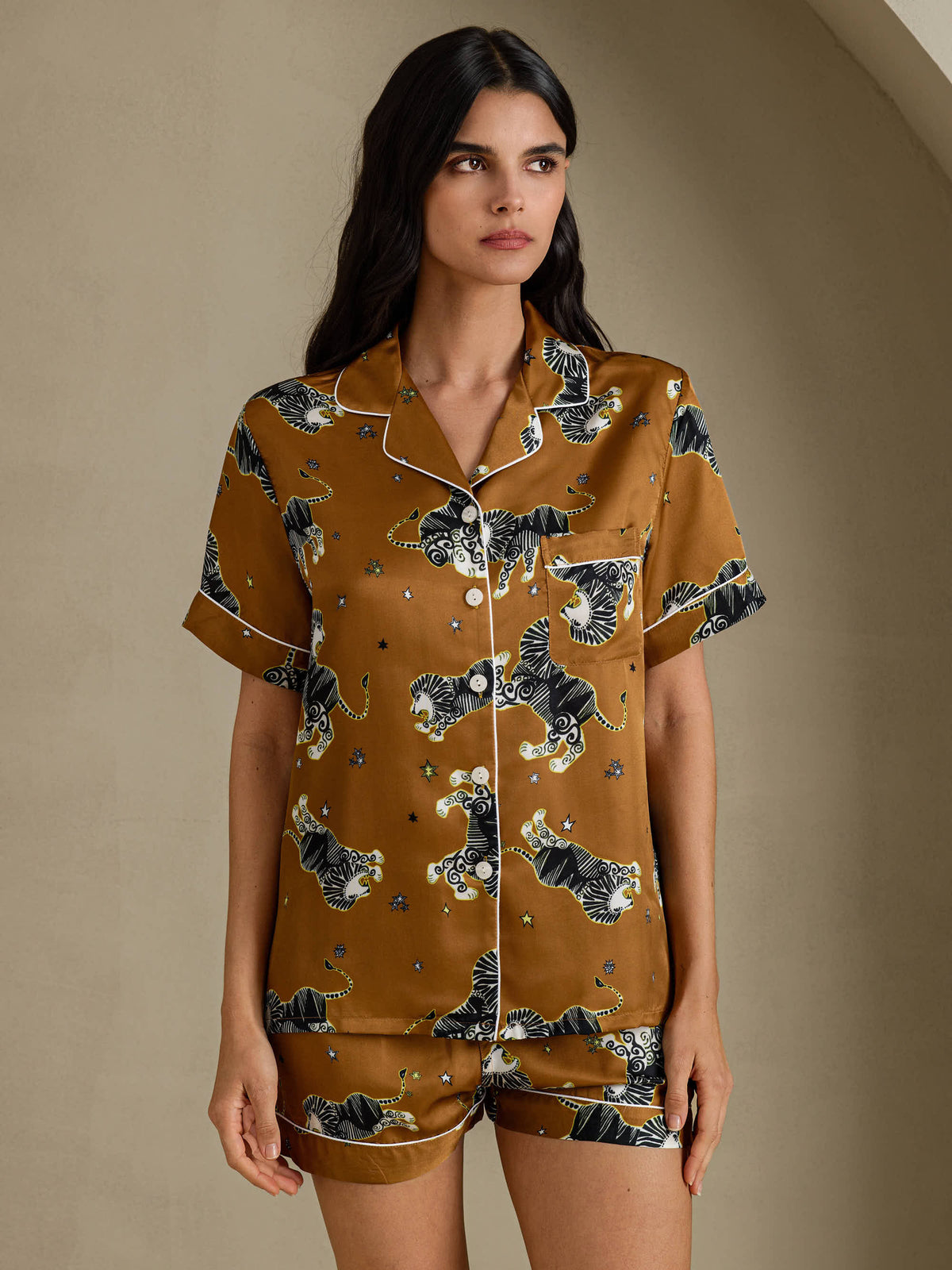 [Brauner Löwe] SilkSilky-DE Short Sleeve Notch Collar Damen Pyjamas 001