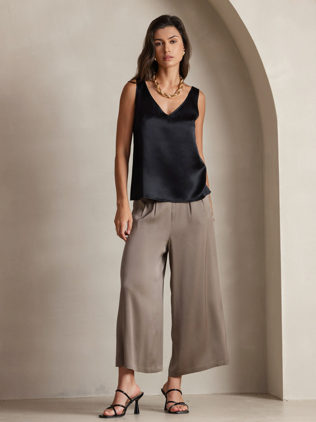 [Schwarz] SilkSilky-DE 19Momme Seide V Ausschnitt Cami Top 001