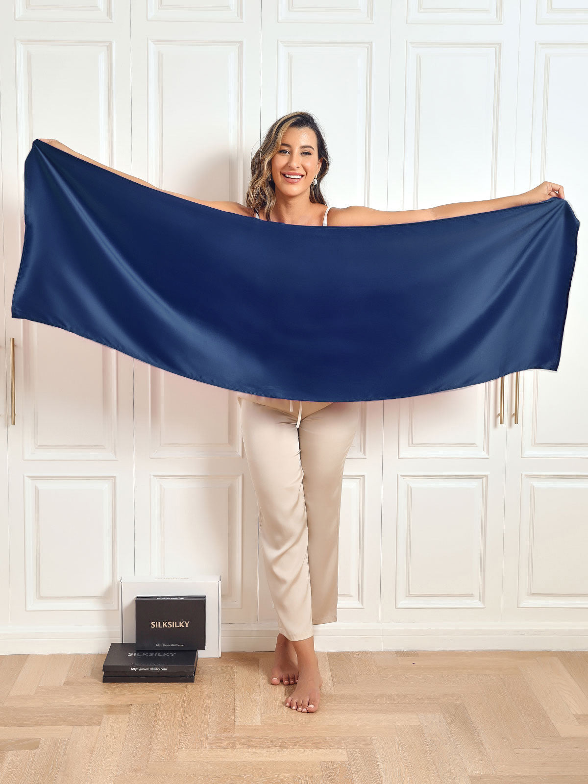 SilkSilky-DE Reine Seide Scarf Dunkelblau 002