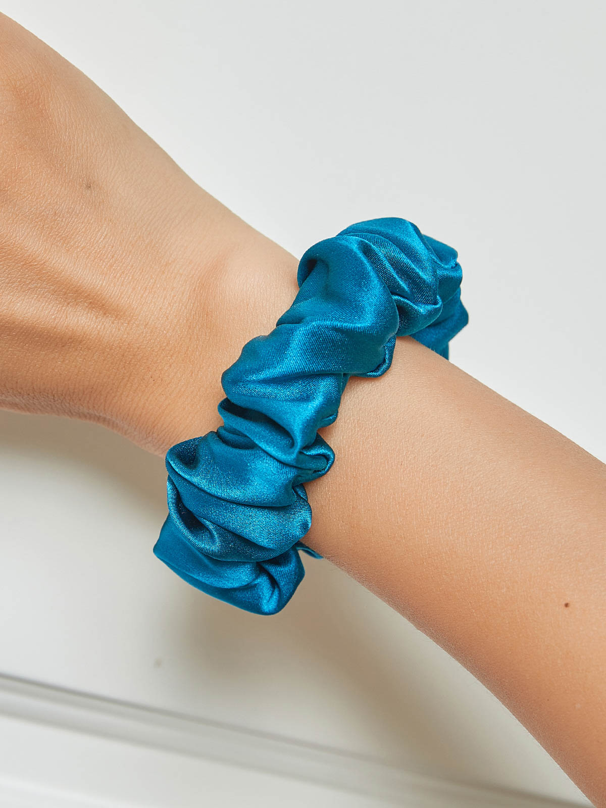 [König Blau] SilkSilky-DE 19Momme Reine Seide Scrunchie 001