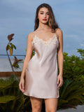 Chemise-Slip-Kleid aus reiner Seide mit V-Rücken