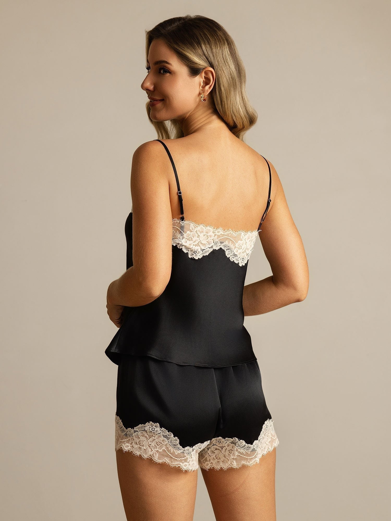[Schwarz] SilkSilky-DE Spaghettiträger V Ausschnitt Camisole-Set 002