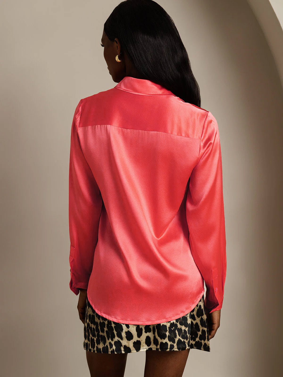 SilkSilky-DE 19Momme Seide Langärmelig Umlegekragen Damenhemd Kaiserrot 002