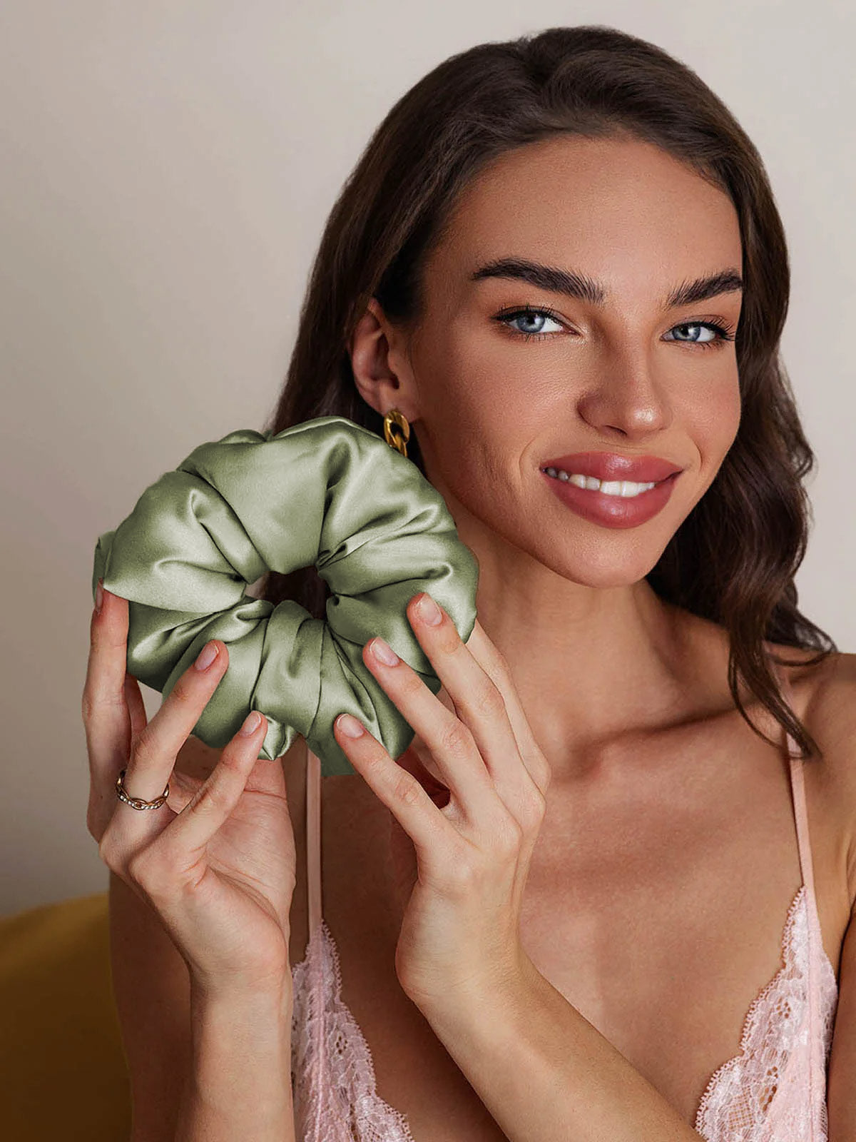 [Hellgrün] SilkSilky-DE Reine Seide Scrunchie 002