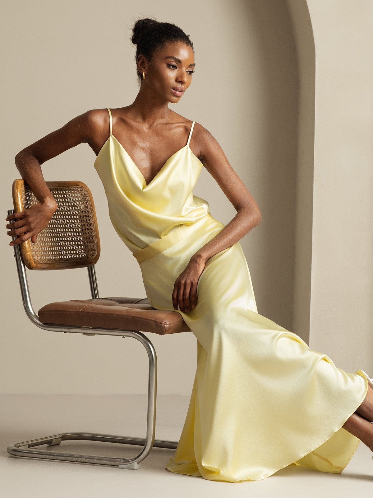 [Hellgelb] SilkSilky-DE 19Momme Spaghettiträger Wasserfallausschnitt Women''s Outfit Sets 007