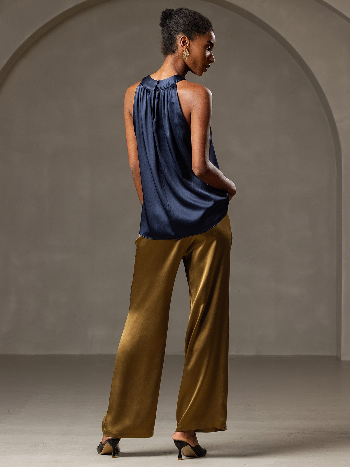 [Dunkelblau] SilkSilky-DE 19Momme Ärmellos Neckholder T-Shirt 002