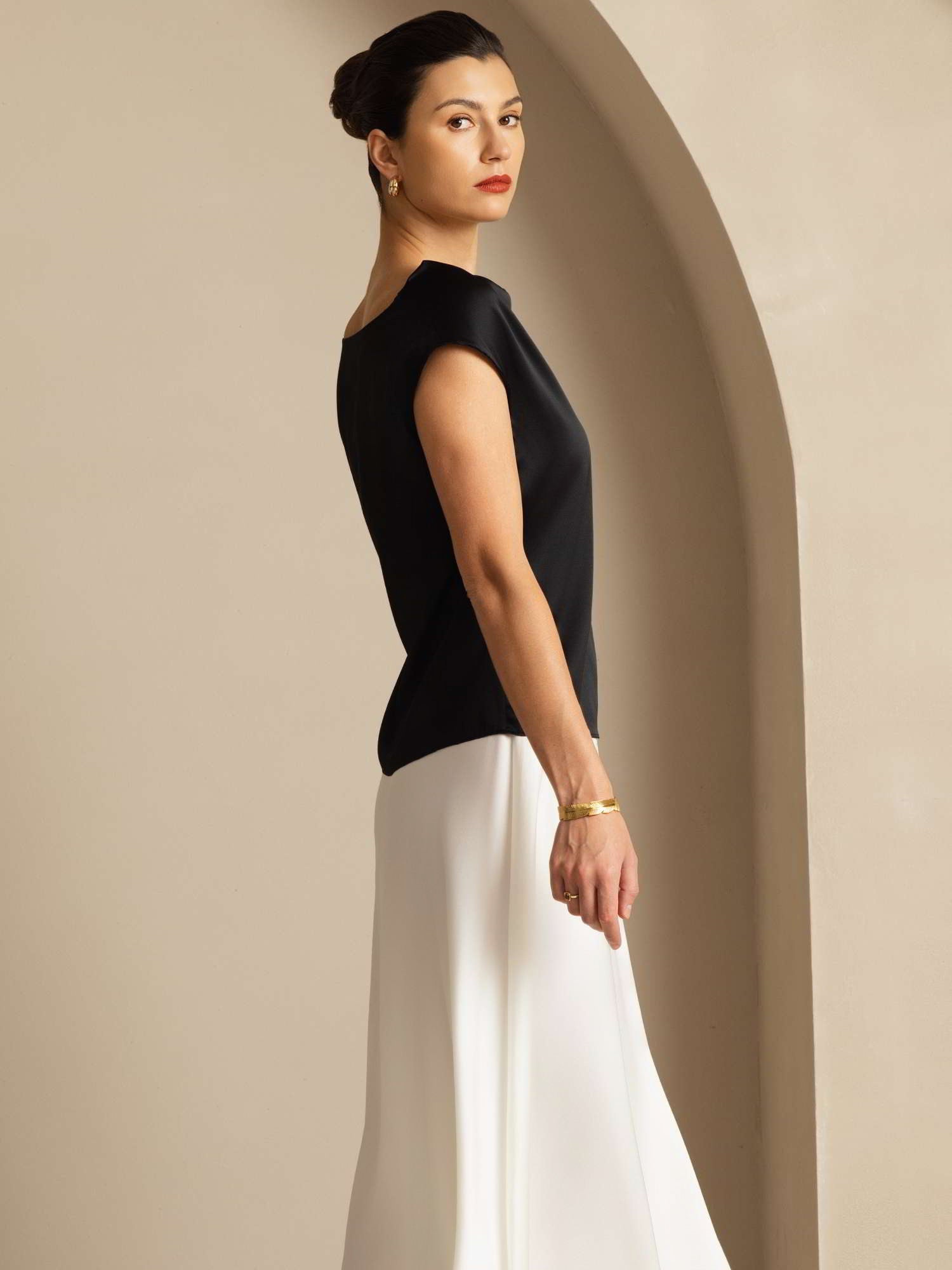 [Schwarz] SilkSilky-DE 19Momme Seide Ärmellos Wasserfallausschnitt T-Shirt 002