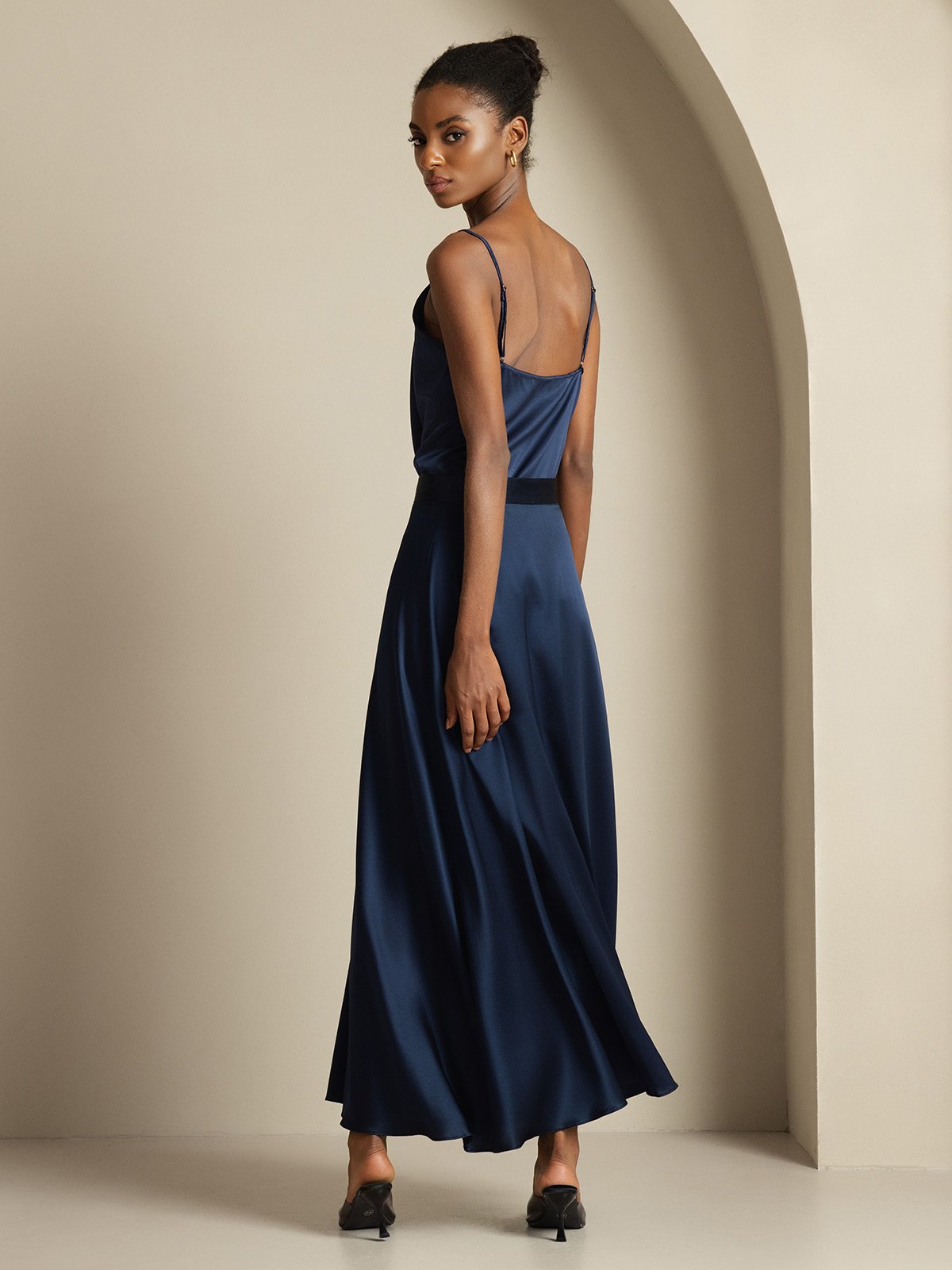 [Dunkelblau] SilkSilky-DE 19Momme Spaghettiträger Wasserfallausschnitt Women''s Outfit Sets 002