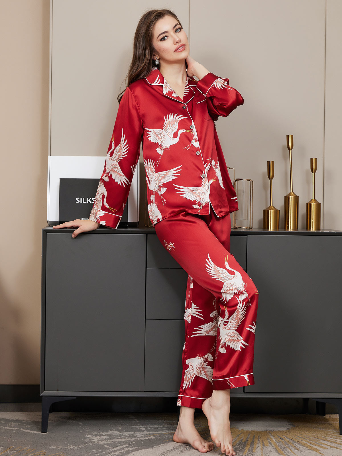 SilkSilky-DE 19Momme Reine Seide Langärmelig Revers Damen Pyjamas Dunkelrot 002