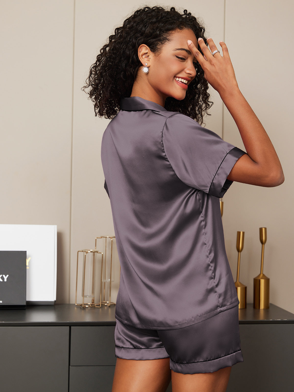 [Lilagrau] SilkSilky-DE Kurzärmelig Notch-Kragen Damen Pyjamas 002