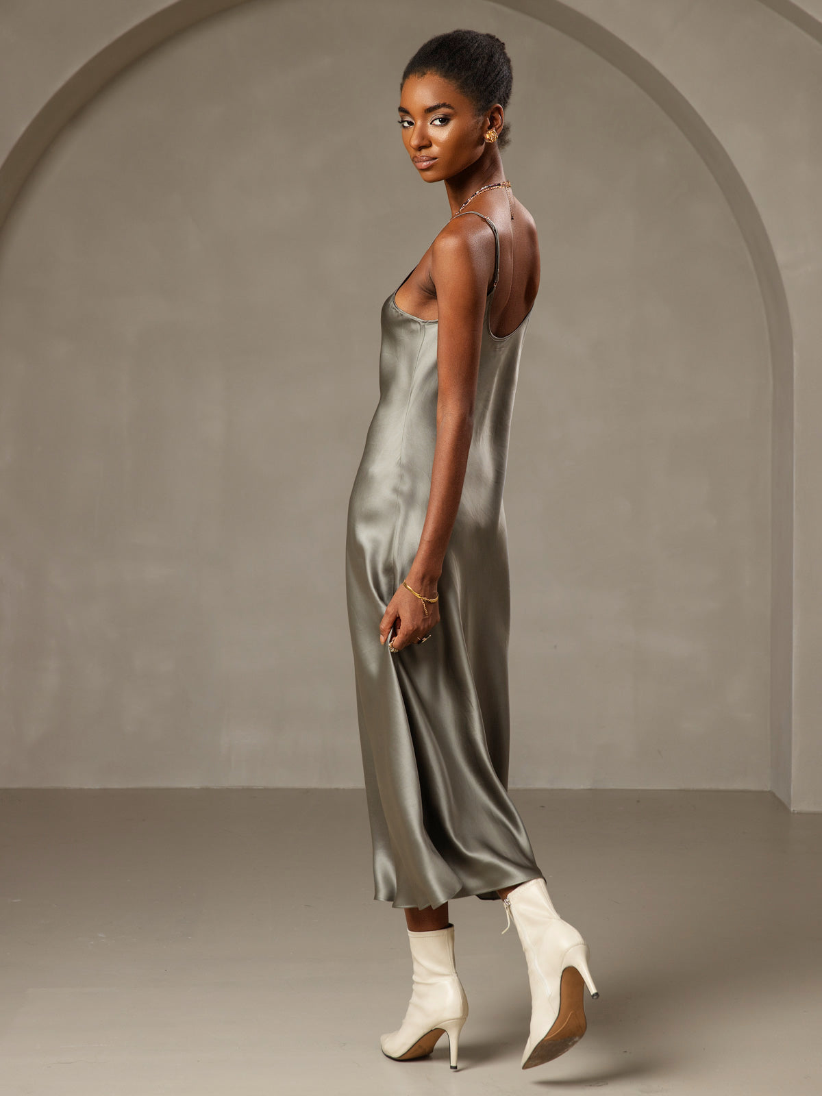 [König Blau] SilkSilky-DE Reine Seide Nightgown 002,