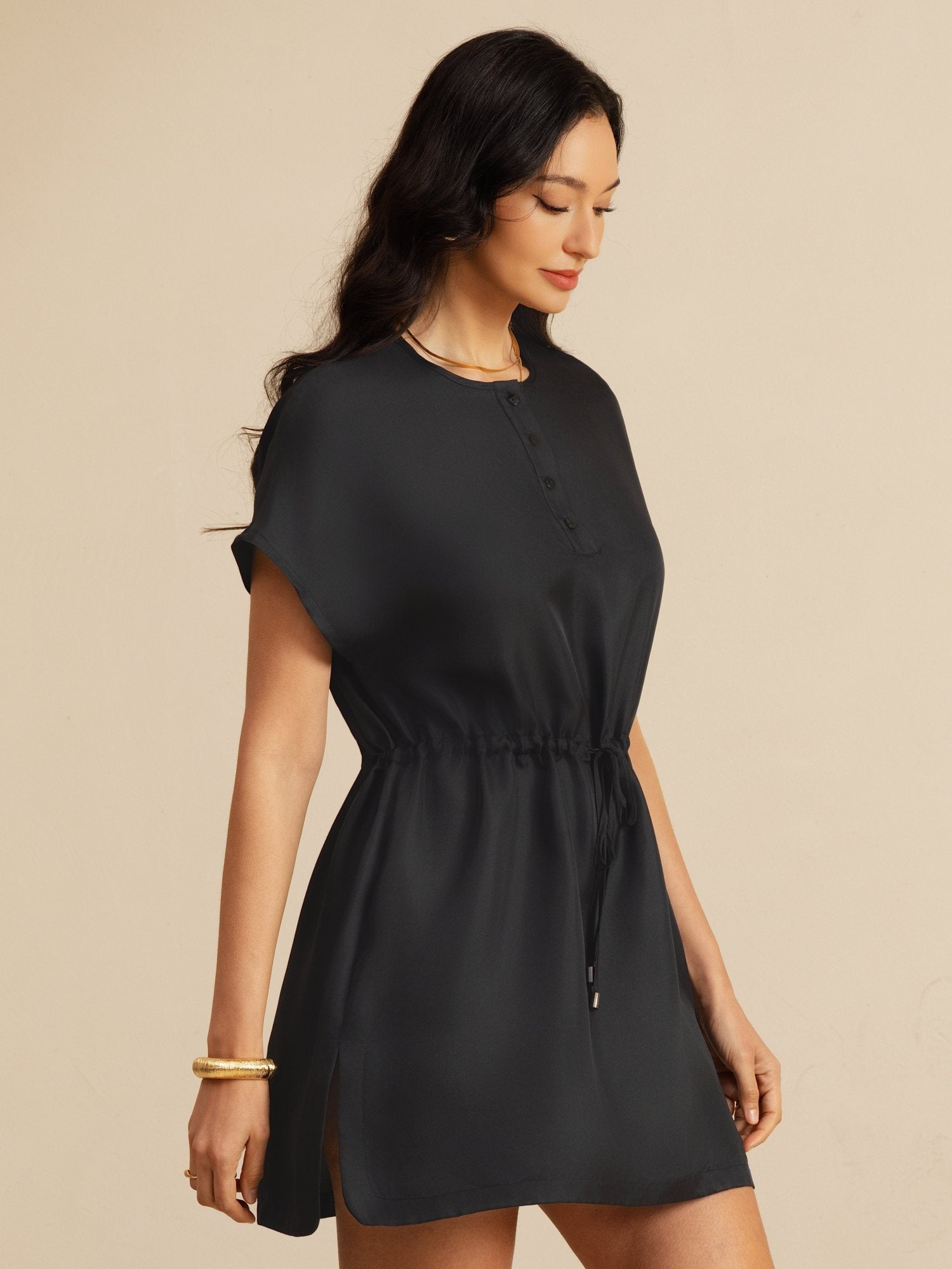[Schwarz] SilkSilky-DE 18Momme Kappenärmel Henley-Ausschnitt Kleider 004