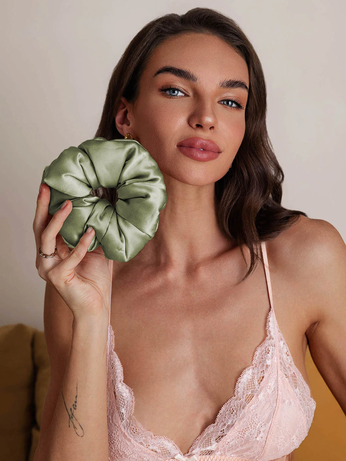 [Hellgrün] SilkSilky-DE Reine Seide Scrunchie 004