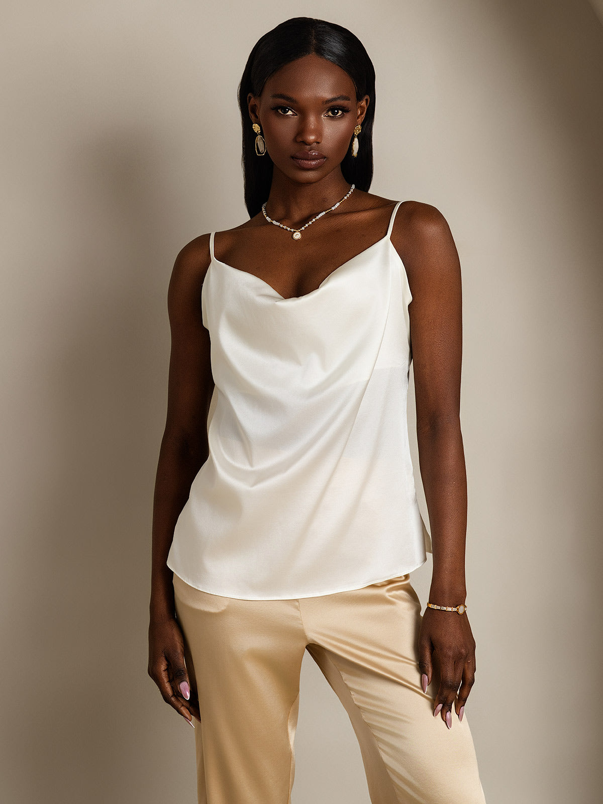 SilkSilky-DE 19Momme Seide Wasserfallausschnitt Cami Top Weiß 001