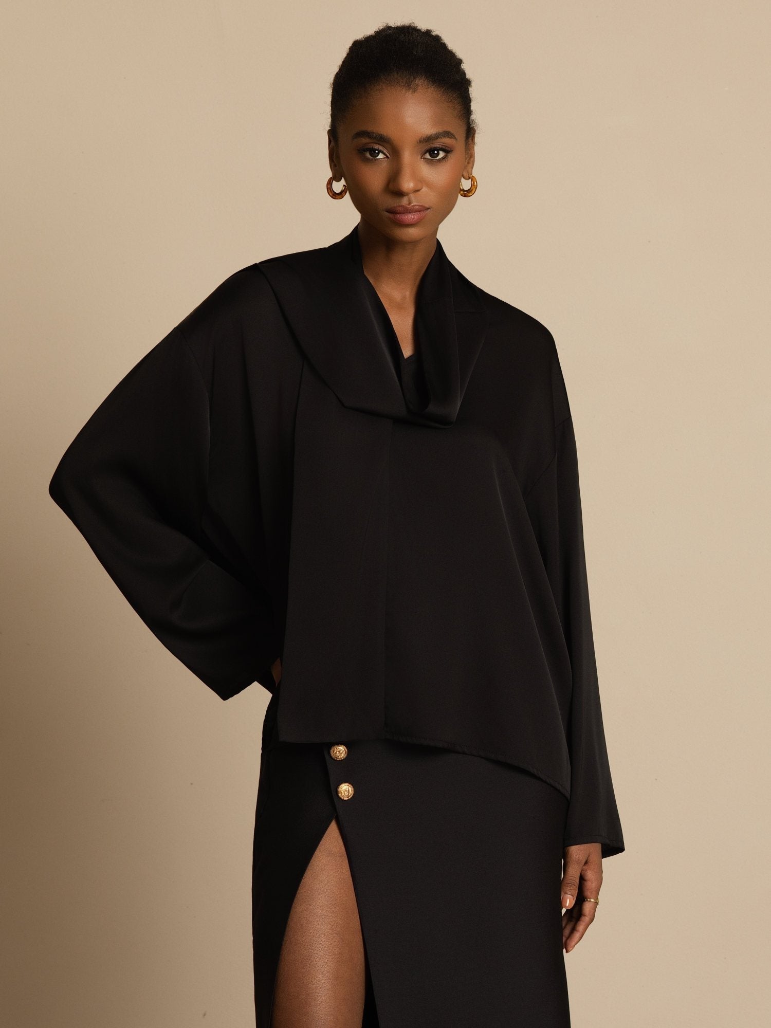 [Schwarz] SilkSilky-DE 19Momme Seide Langärmelig V Ausschnitt Bluse 001