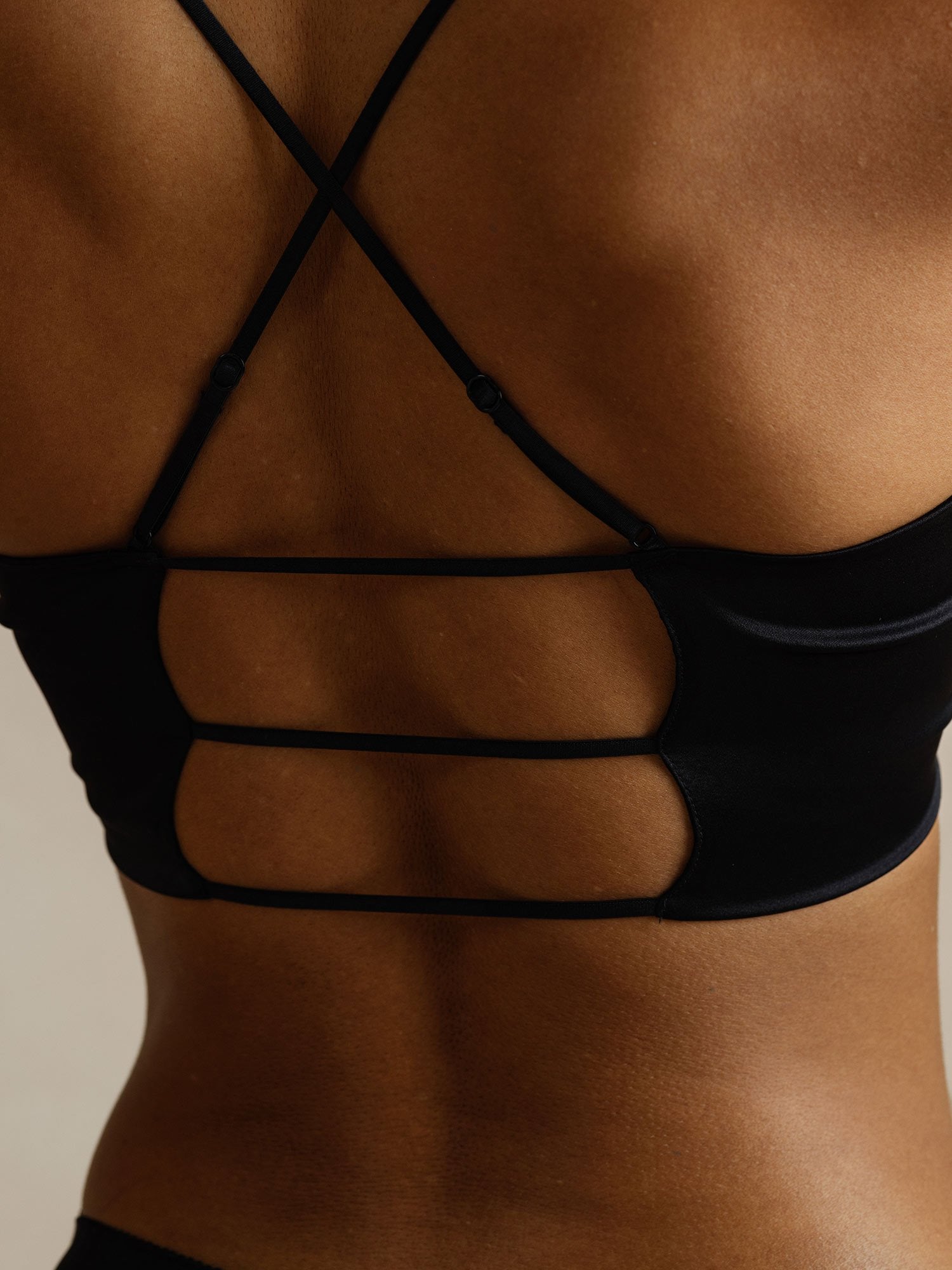 [Schwarz] SilkSilky-DE Reine Seide Bra 005