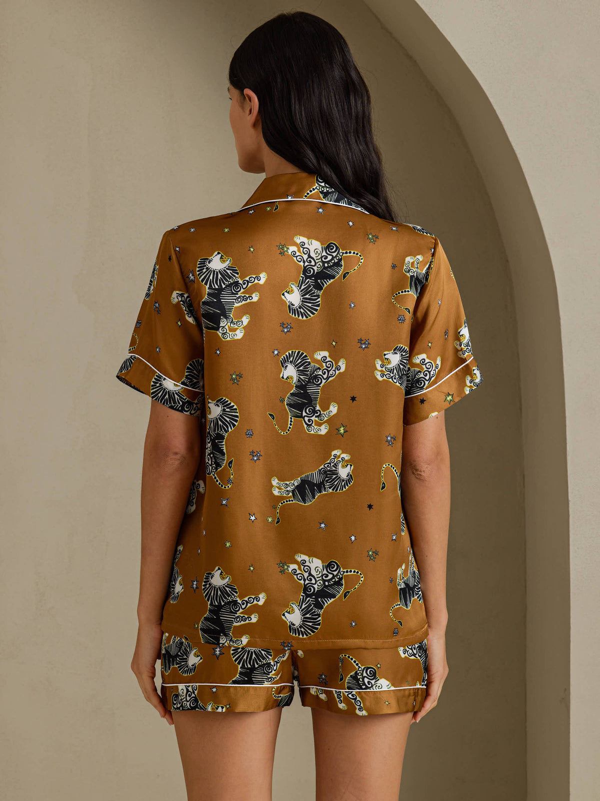 [Brauner Löwe] SilkSilky-DE Short Sleeve Notch Collar Damen Pyjamas 002