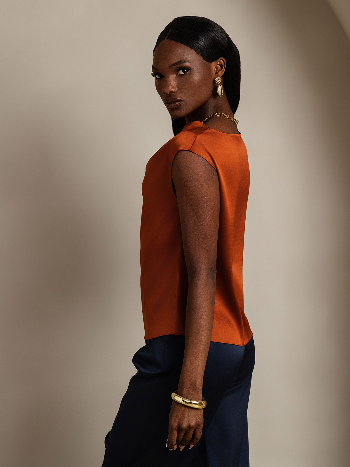 [Karamell] SilkSilky-DE 19Momme Seide Ärmellos Wasserfallausschnitt T-Shirt 004