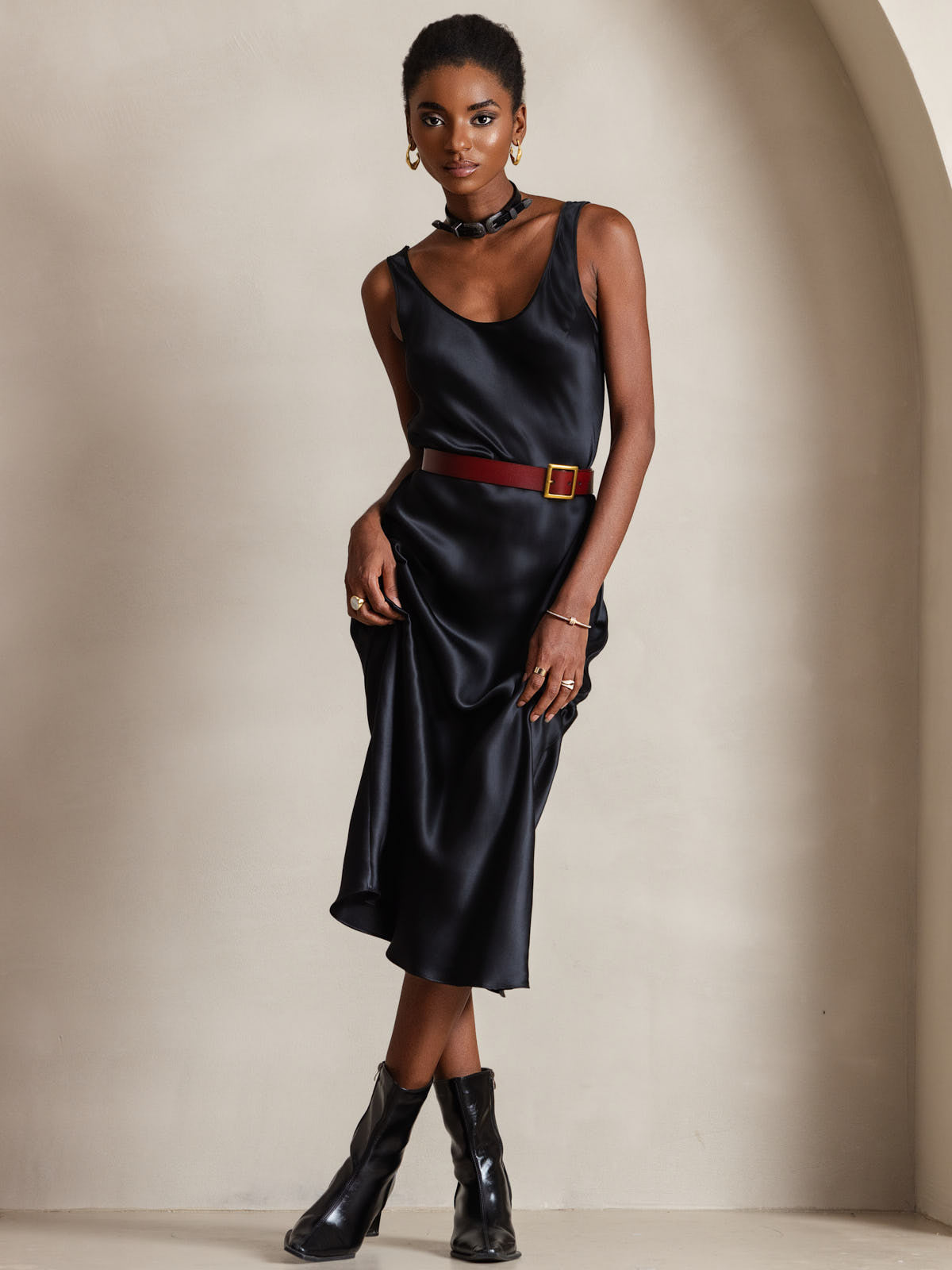 [Schwarz] SilkSilky-DE Ärmellos Tiefer Rundhalsausschnitt Kleider 001