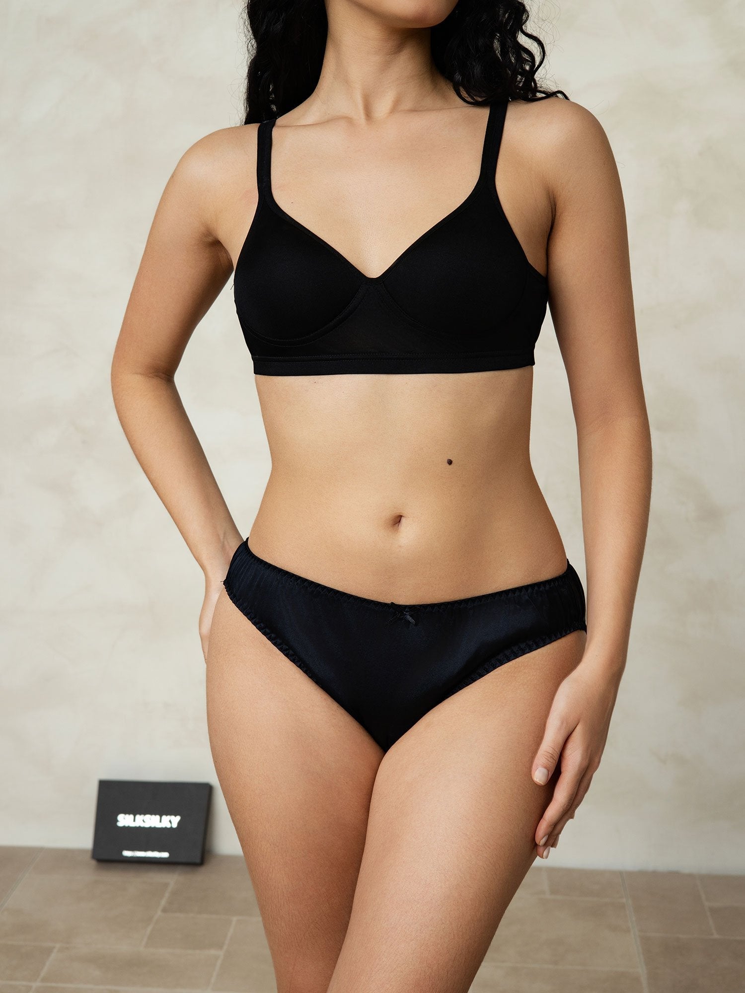 [Schwarz] SilkSilky-DE Reine Seide Panty 004